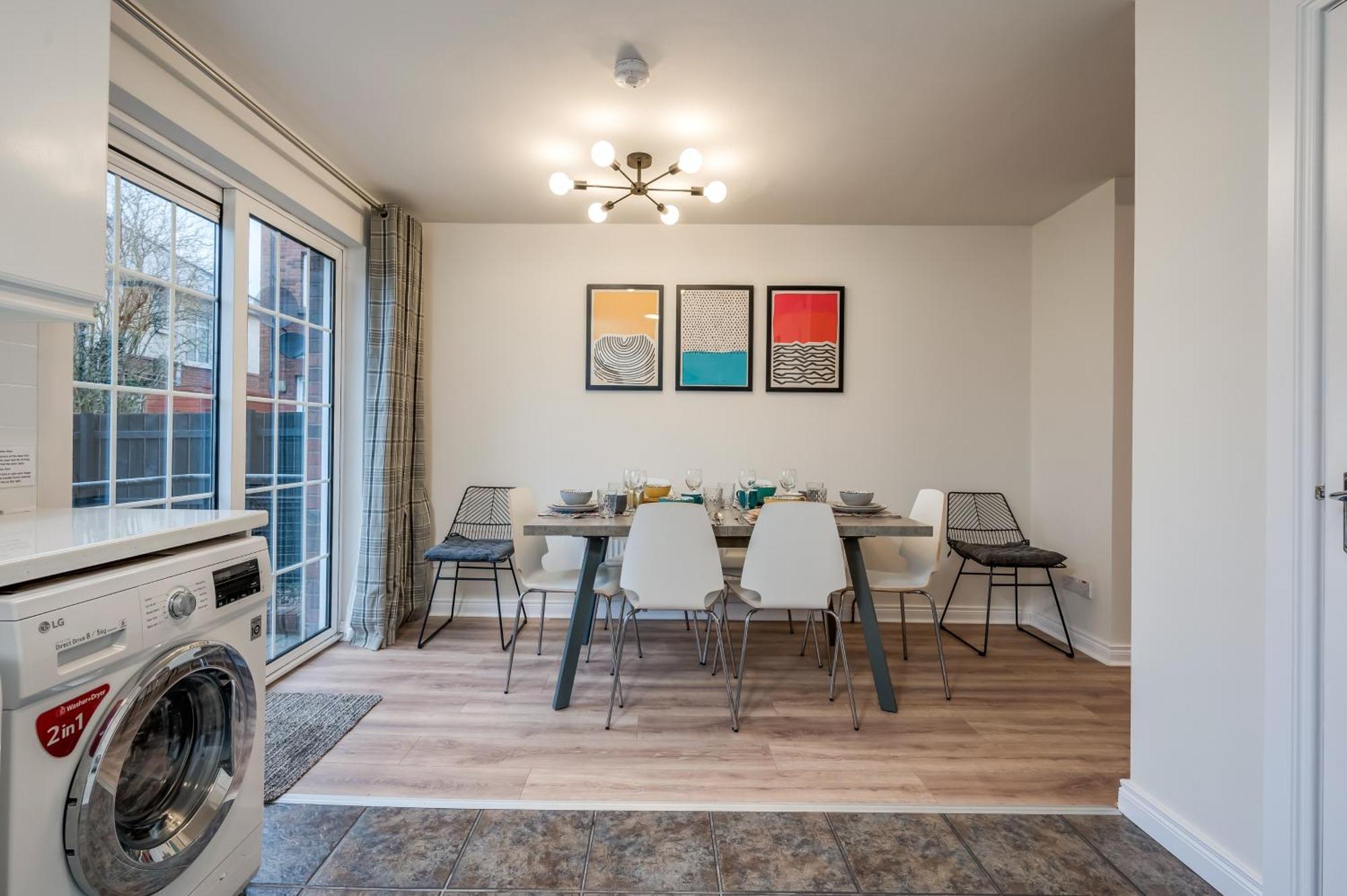 Staybynumbers - Centre Townhouse 2x Parking * Belfast